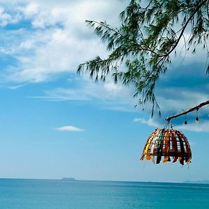 Lanta L.D. Beach Bungalow